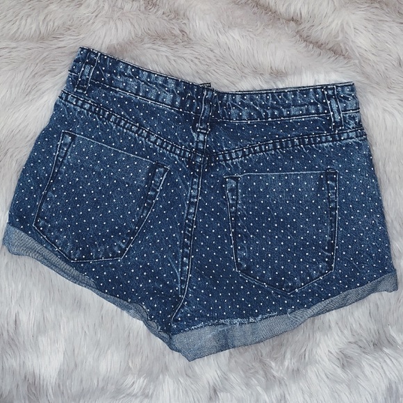 Forever 21 denim shorts - Picture 2 of 3